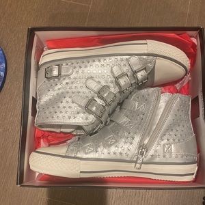 NWT Ash sneakers size 32 silver (size 1 kids)